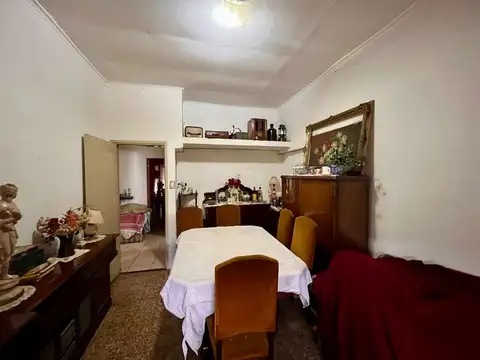 Casa 6 ambientes con 1 baño