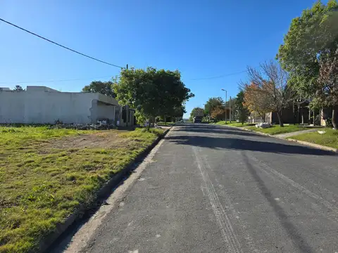 Las Golondrinas 400, Piso 0