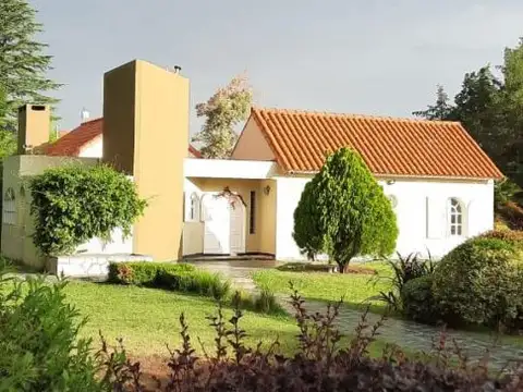 Casa en venta, Las Chacras - Juana Koslay, calle Inocencio Guerrero