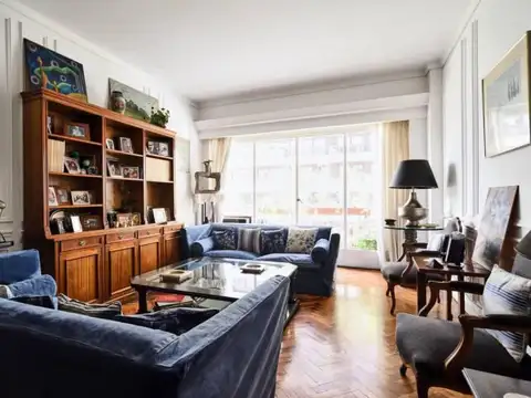 Departamento Semipiso 5 ambientes al Frente con Balcón Cochera y Baulera Recoleta- venta