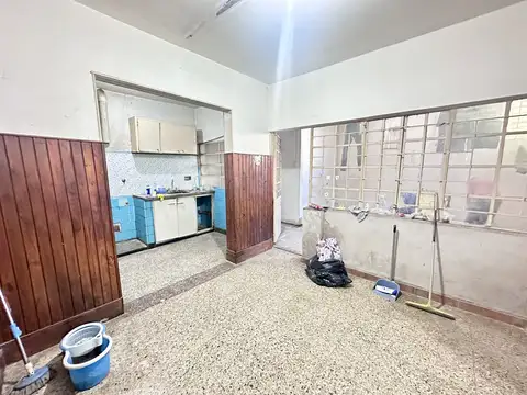 CASA 3 AMBIENTES Y MEDIO CON COCHERA SAN ANDRES