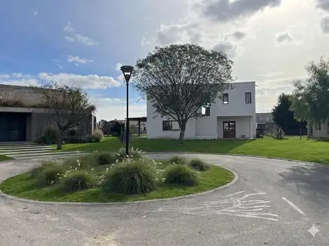 Av De los lagos  al 100
