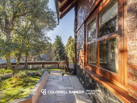 Casa en Venta con 3 cocheras