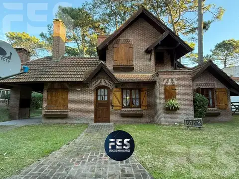 Casa en venta 4 ambientes en Pinamar