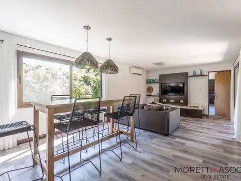 Casa en Venta con 4 cocheras