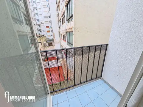Venta departamento 1 ambientes contrafrente con balcón