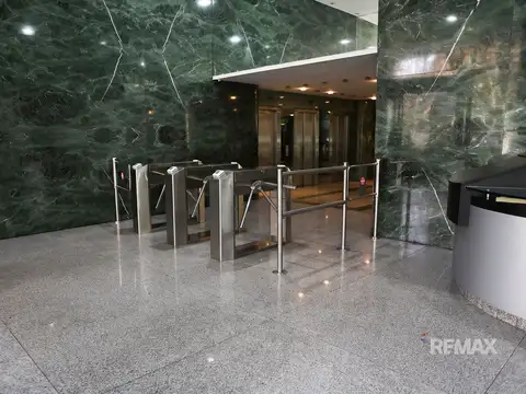 Oficina en Venta con 3 cocheras