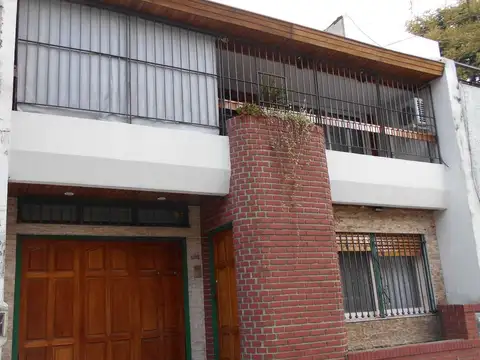 HERMOSA CASA DE TRES DORMITORIOS EN IMPECABLE ESTADO