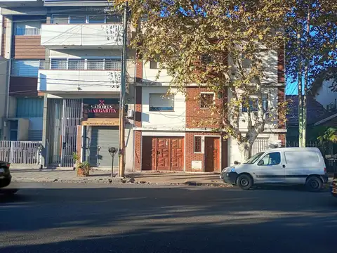 PH 2 ambientes-2do piso por escalera-Cochera-terraza. Quilmes Oeste