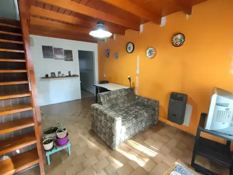 Casa 2 ambientes con 1 baño