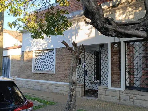 Casa 3 ambientes en excelente ubicacion