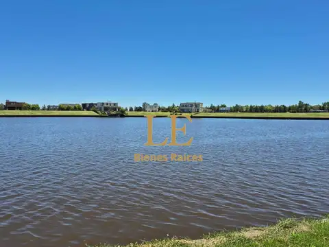 Venta de lote al Río en Barrio Náutico El Naudir, Escobar