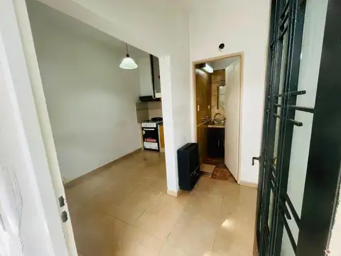Casa 2 ambientes con 1 baño