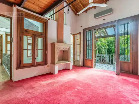 Casa en Venta con 2 cocheras