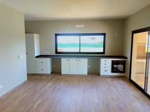 Casa 5 ambientes con 2 baños