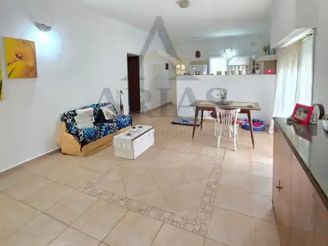 Casa en Venta con 5 cocheras