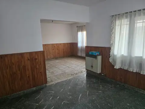 VENDO 2 CASAS Y 2 DEPÓSITOS EN PERDRIEL LUJÁN