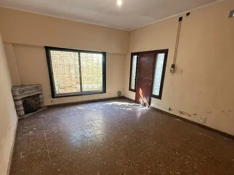 Casa 3 ambientes con 2 baños