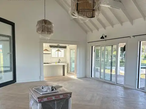 Casa en Alquiler en Barrio Arenas Chico, USD 2.200