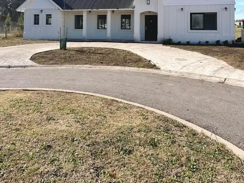 Casa en alquiler en Barrio Privado Arenas Chico