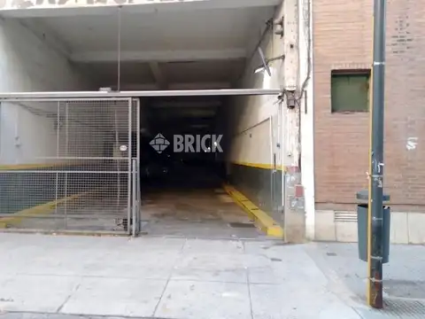 COCHERA FIJA CUBIERTA EN AUSTRIA AL 2000 - RECOLETA