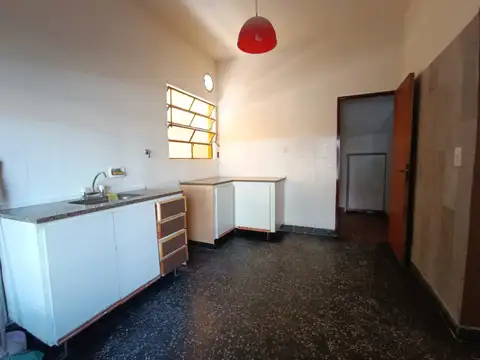 Depto Tipo Casa en Alquiler con 1 cocheras