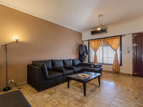 Depto Tipo Casa en Venta de 4 dormitorios