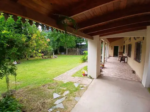 Sensacional casa con pileta, escritura, Domselaar