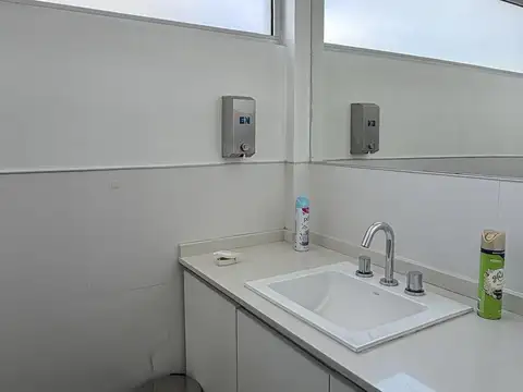 Oficina 2 ambientes con 1 baño