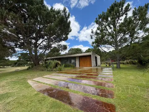 Casa en venta 4 ambientes  Costa Del Este Costayres