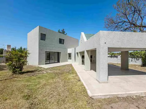 EN VENTA CASA VILLA ALLENDE GOLF A ESTRENAR 