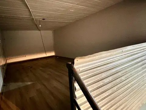 Importante galpón en Villa Adelina