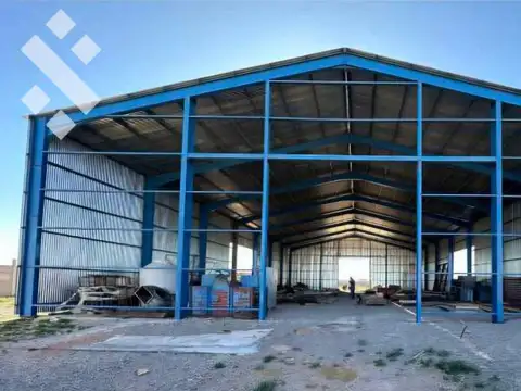 ALQUILER BASE INDUSTRIAL CON GALPONES  - PIN CENTENARIO