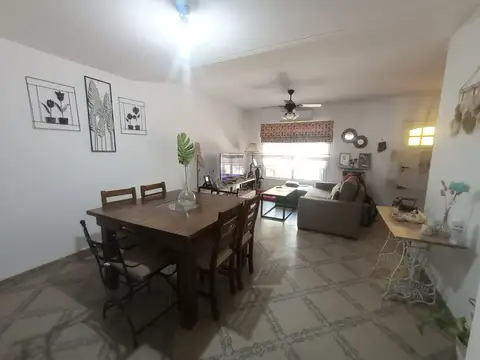 Casa en Venta en Villa Adelina, USD 180.000