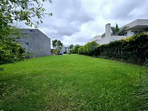 Terreno en Venta en Los Olivares, USD 105.000