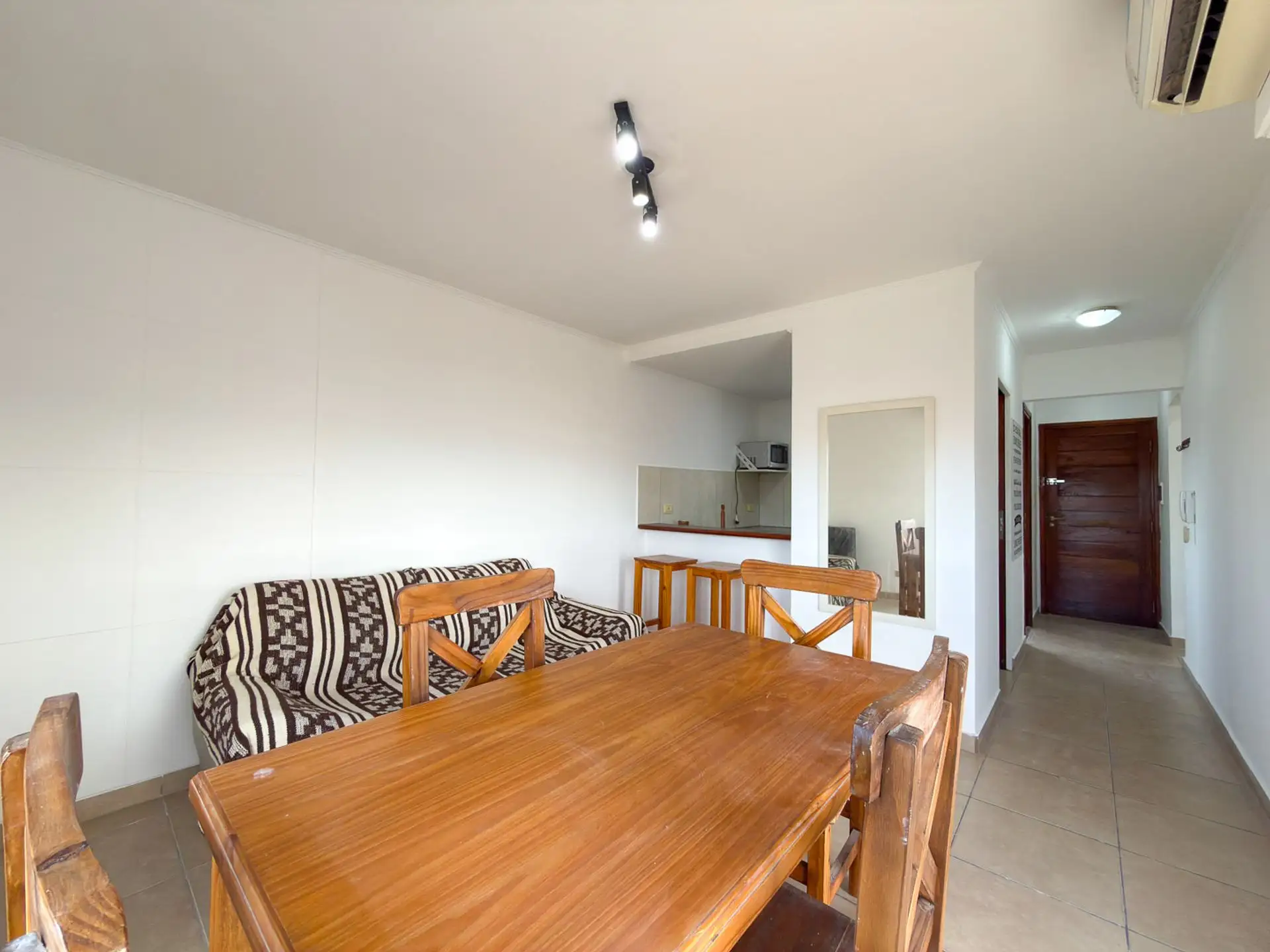 Departamento 2 ambientes en venta semicentro