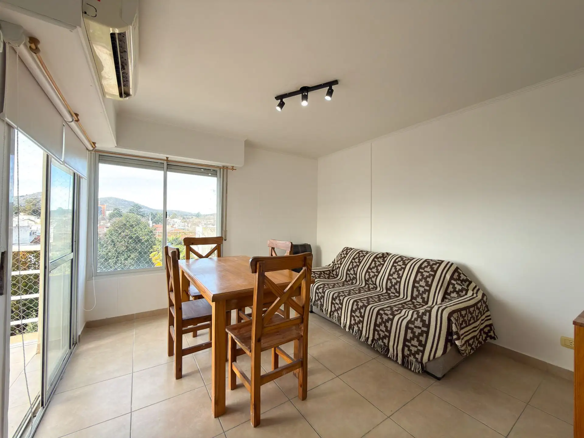 Departamento 2 ambientes en venta semicentro