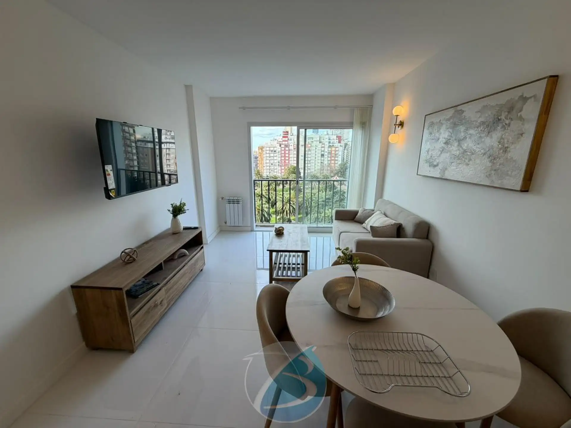 Depto 2 amb, 43m² con balcón francés — Plaza Colon