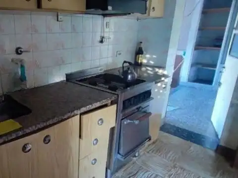 Casa 4 ambientes con 1 baño