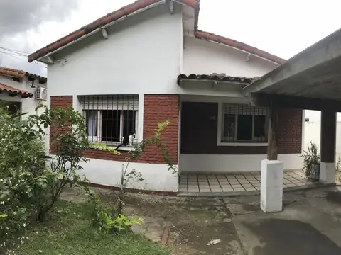 Casa en  VENTA Manuel B Gonnet