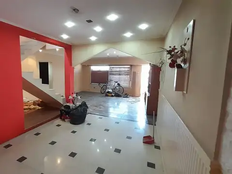 Casa en Venta en Isidro Casanova, USD 170.000