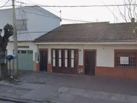 José Luis Murature 1551 e/ Estados Unidos e Islandia