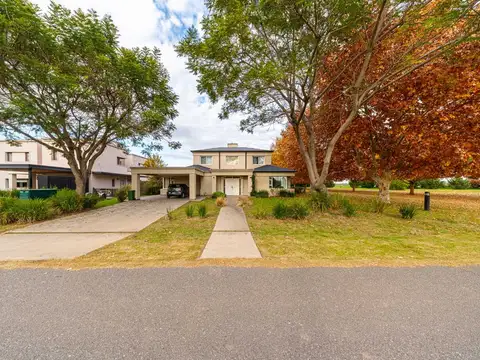 Casa en venta kentucky funes 4 dormitorios permuta