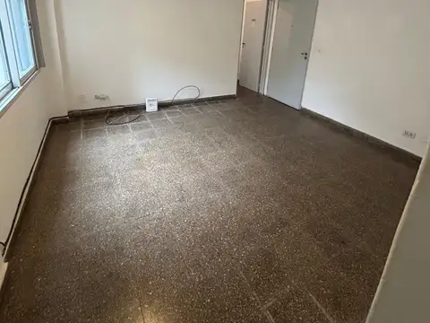 2 AMBIENTES MUY BUEN ESTADO MUY LUMINOSO LAVADERO