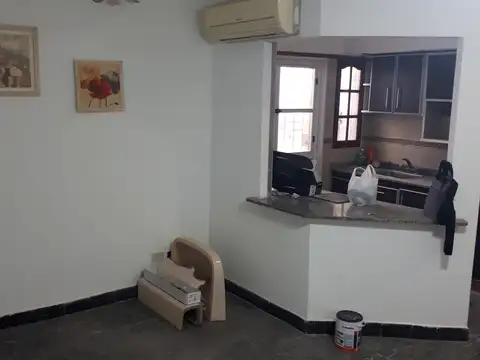 Depto Tipo Casa en Alquiler en Floresta, $ 1.100.000
