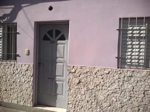 Casa 3 ambientes con 1 baño