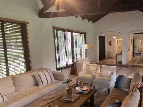Casa 5 ambientes San Isidro