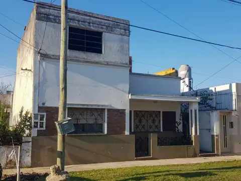 VENTA - CASA - WILDE - PARAMARIBO AL 5900
