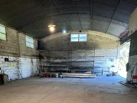 Terreno en venta con galpón y posibilidad de desarrollar 9 unidades – Zona Norte Córdoba