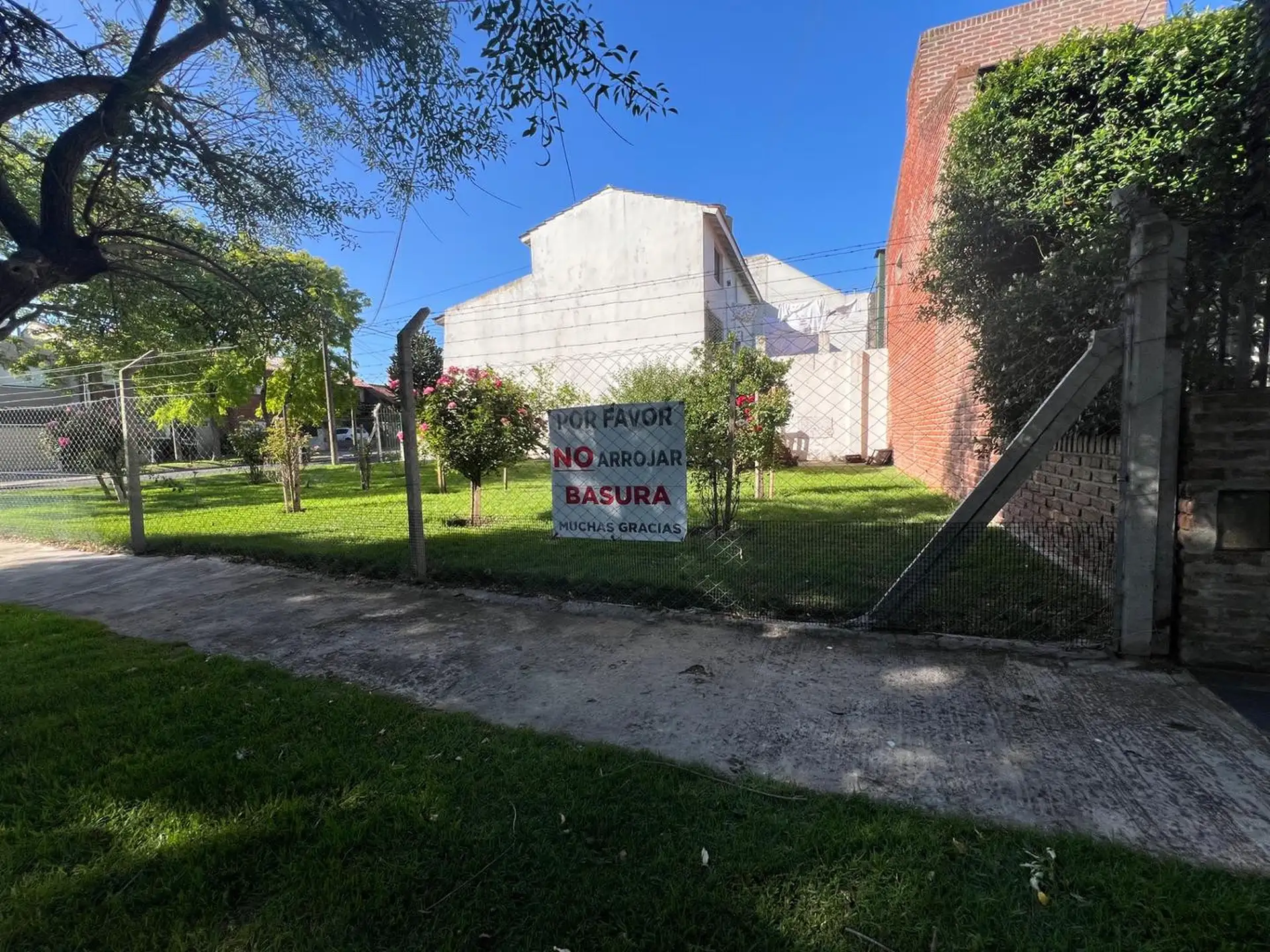 Lote en Barrio San Carlos Excelente Esquina